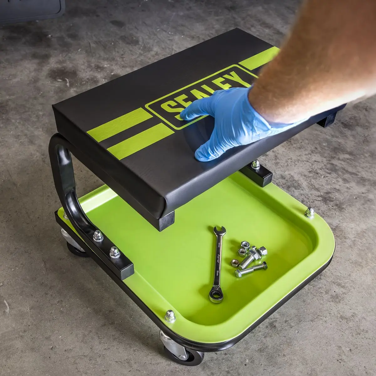 Sealey Mechanic's Utility Seat - Green - Image 5