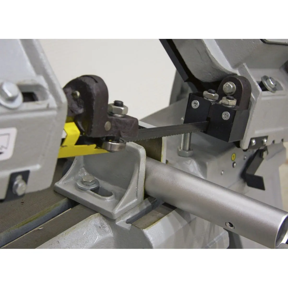 Sealey Metal Cutting Bandsaw 3-Speed 150mm 230V - Image 2