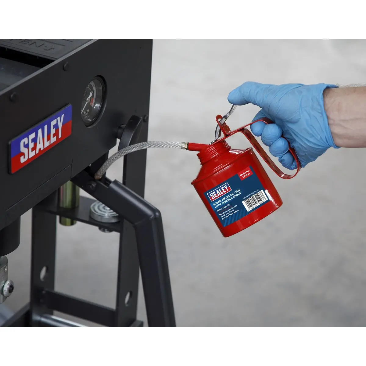 Sealey Metal Oil Can Flexible Spout 500ml - Image 2