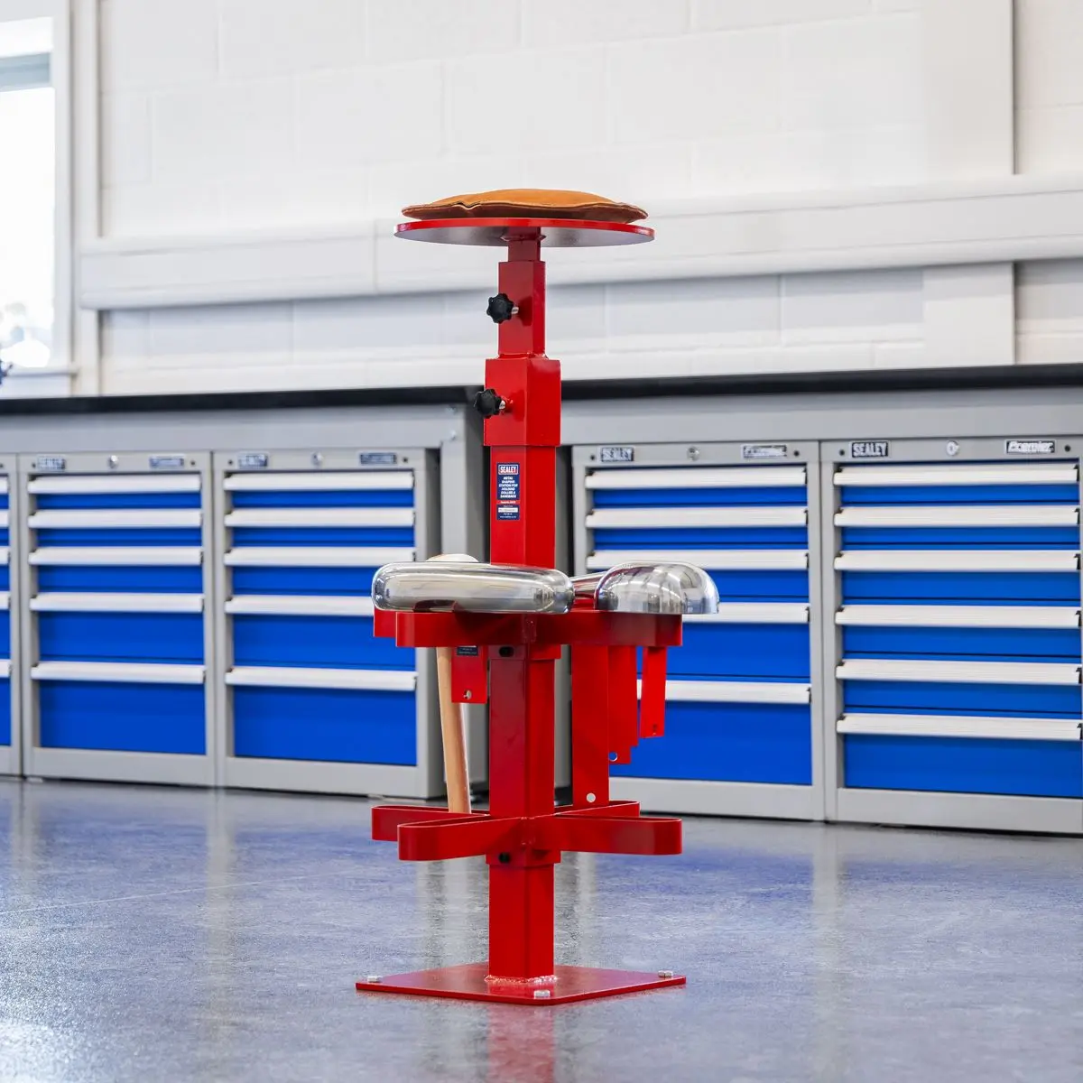 Sealey Metal Shaping Station for holding T-Dollies & Sandbags - Image 4