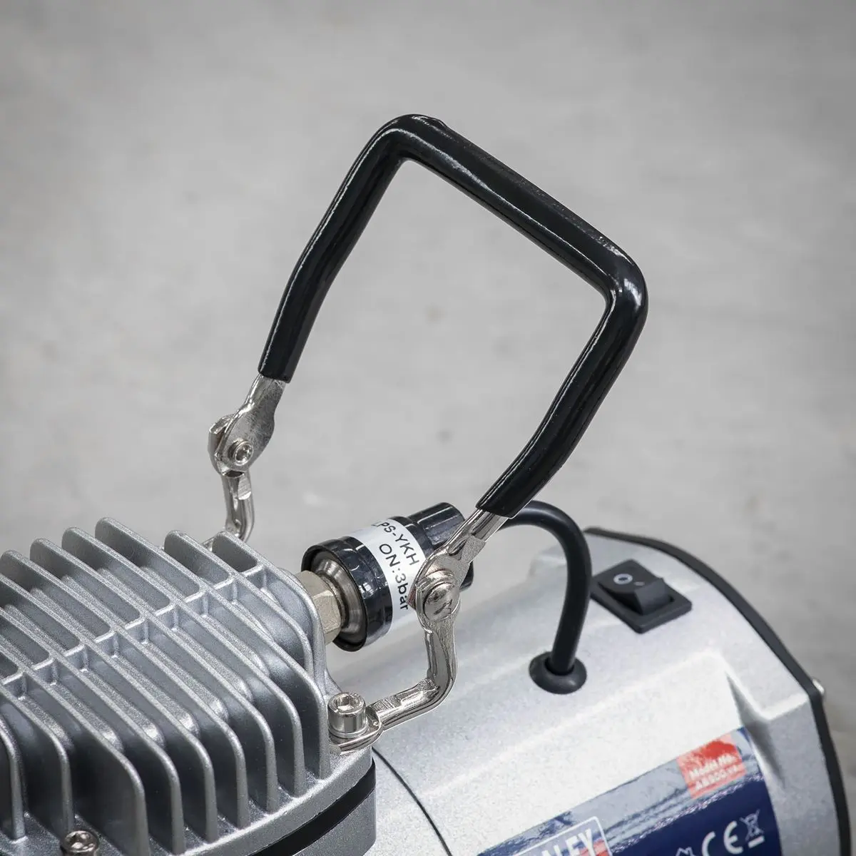 Sealey Mini Air Brush Compressor - Image 4