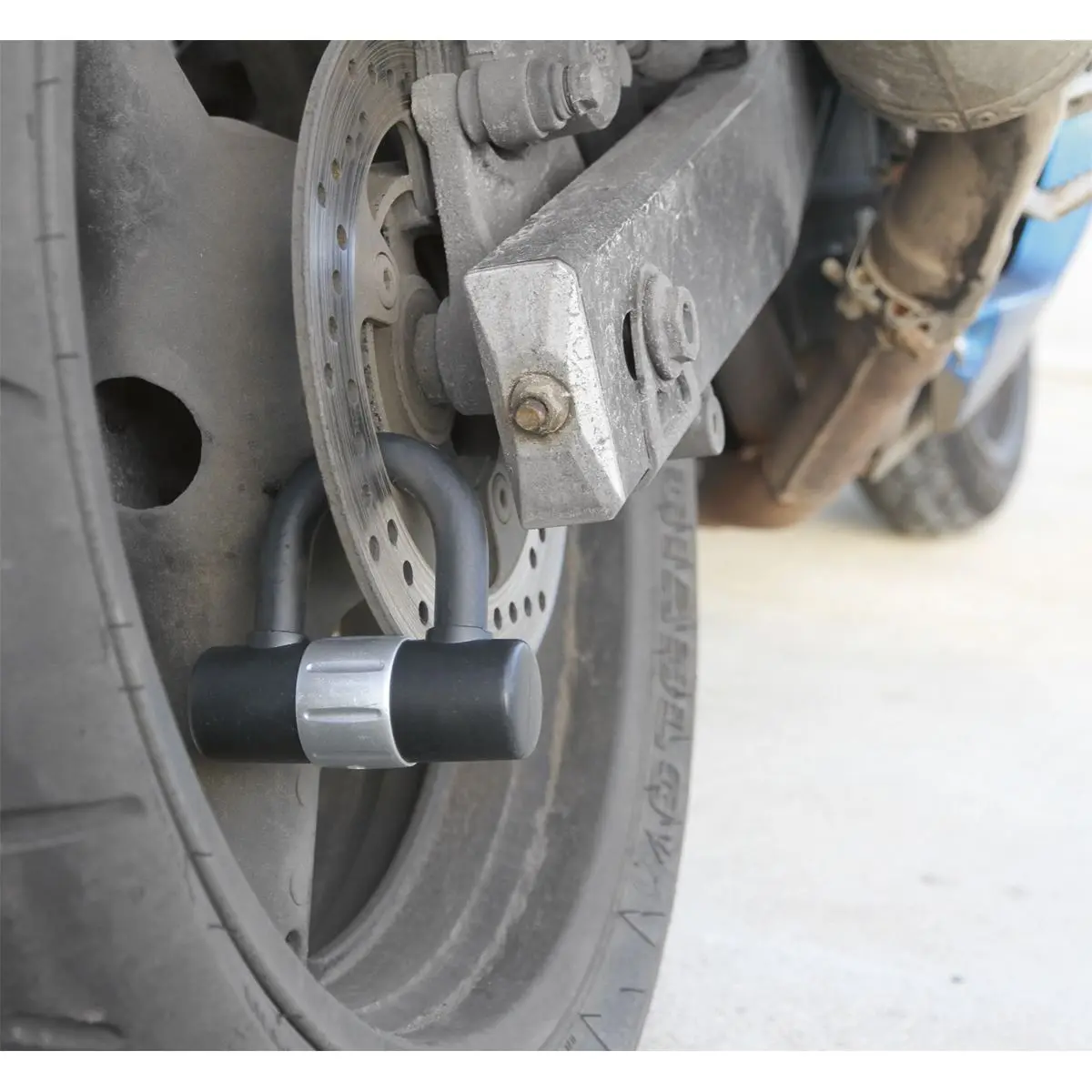 Sealey Motorcycle Chain & Disc Lock 12 x 12 x 900mm - Image 3