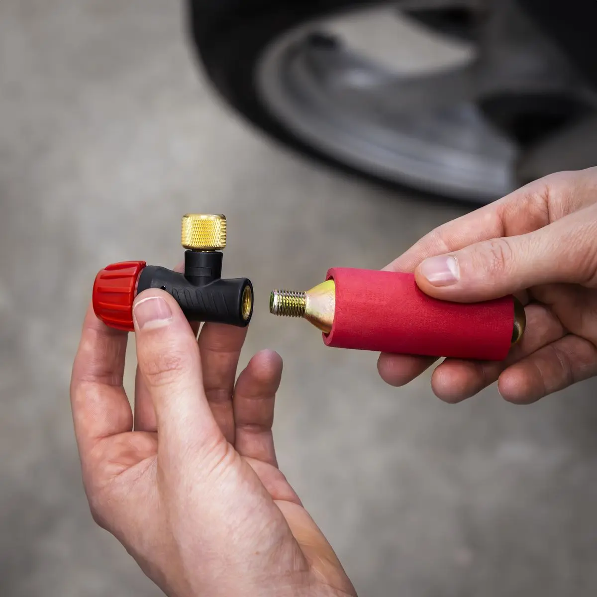 Sealey Motorcycle CO2 Emergency Tyre Inflator Kit - Image 11