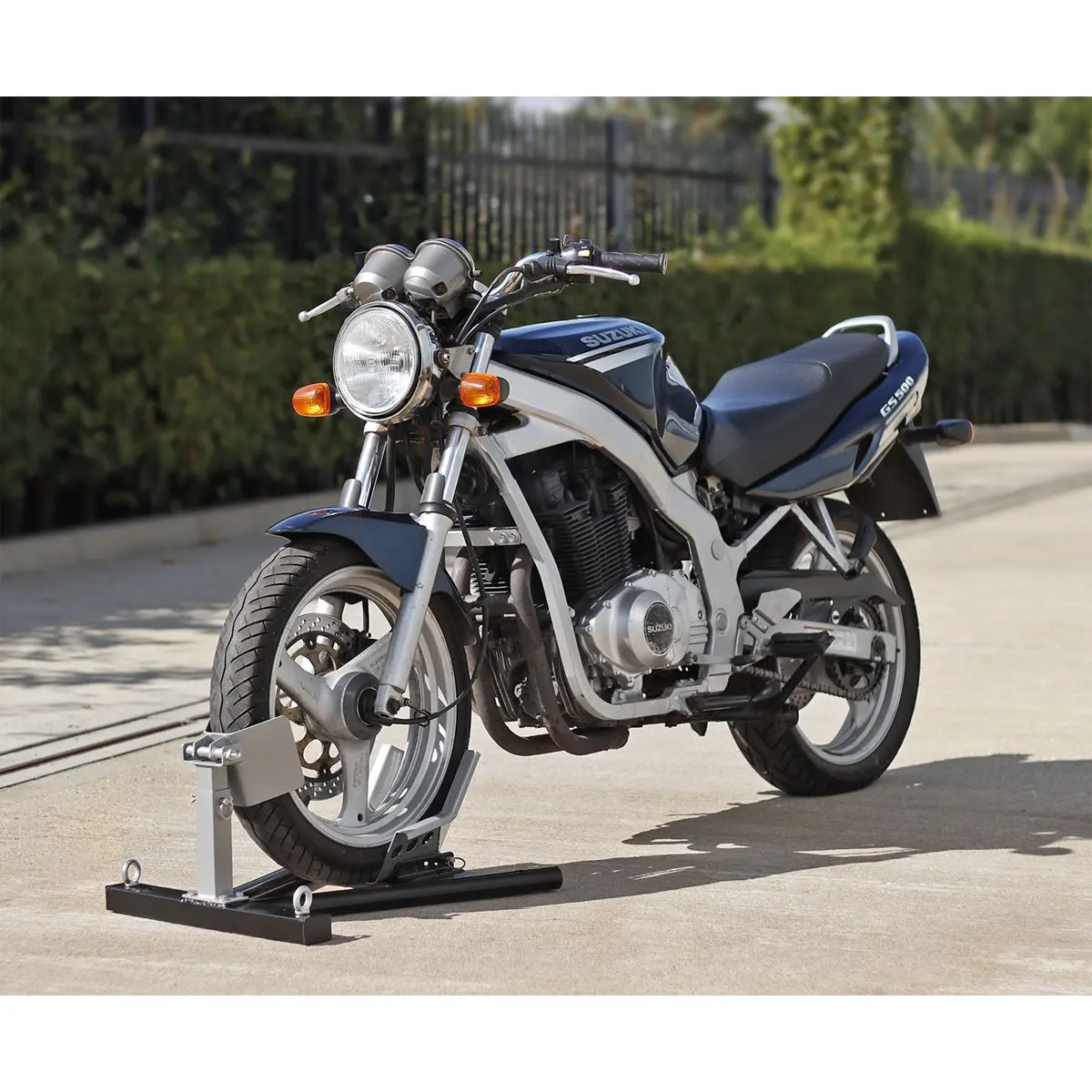 Sealey Heavy-Duty Motorcycle Front Wheel Chock - Image 4