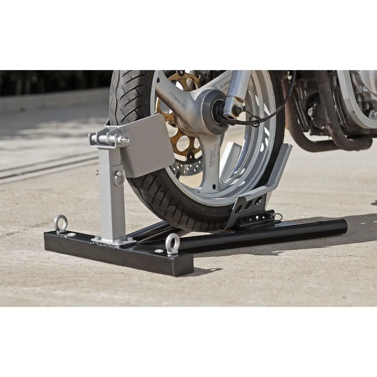 Sealey Heavy-Duty Motorcycle Front Wheel Chock - Image 5