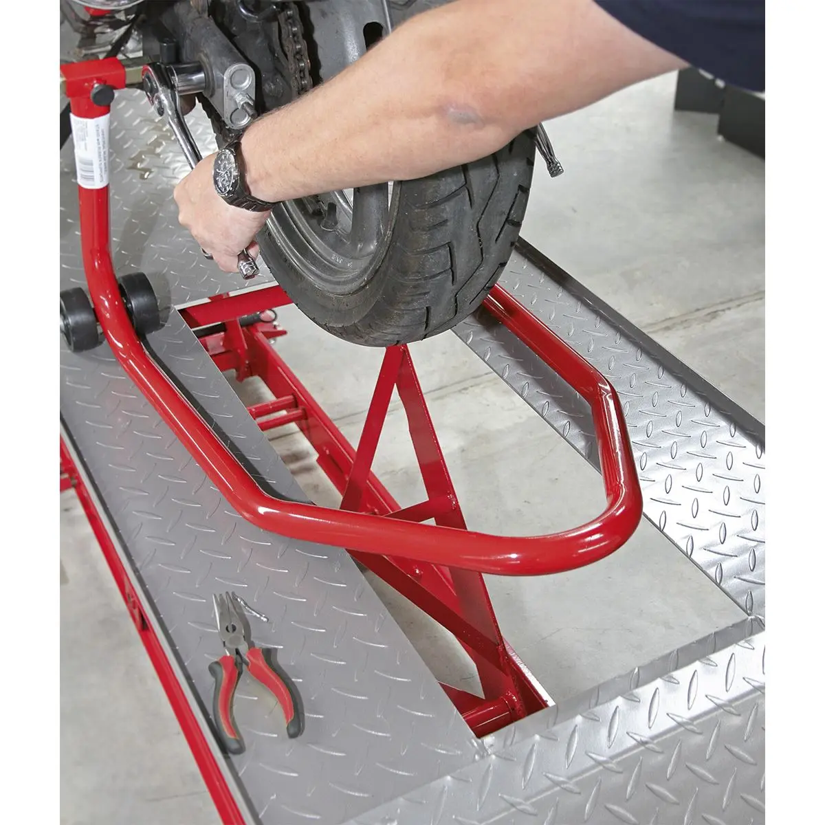 Sealey Hydraulic Motorcycle Lift 454kg Capacity - Image 6