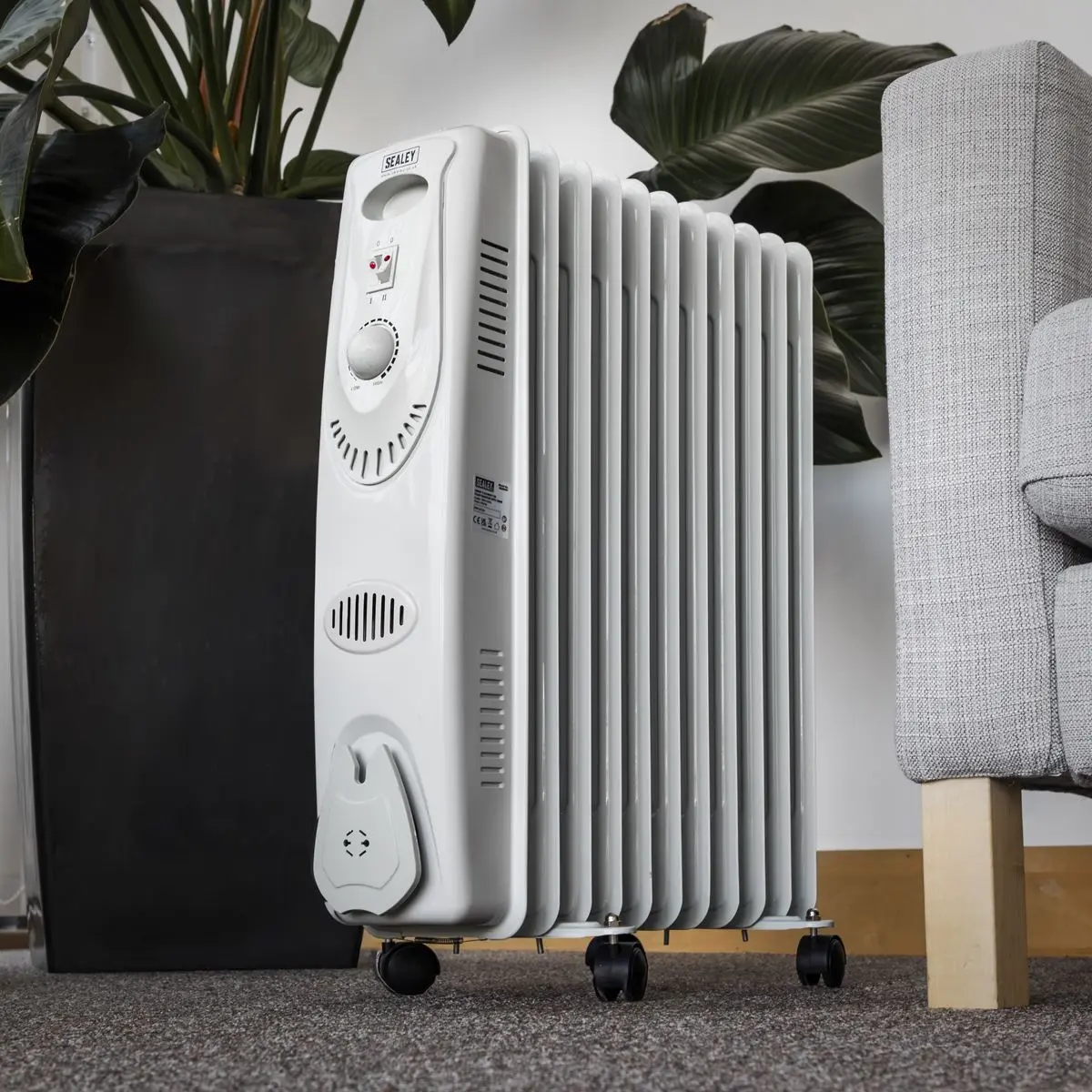 Sealey Oil Filled Radiator 2500W/230V 11-Element - Image 9