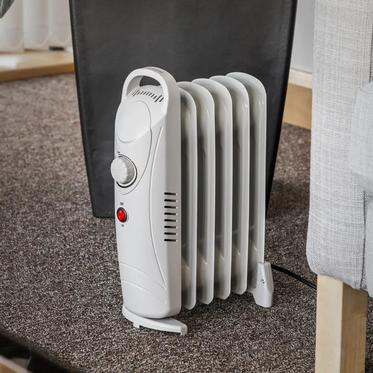 Sealey Oil-Filled Radiator Mini 800W/230V 6-Element - Image 2