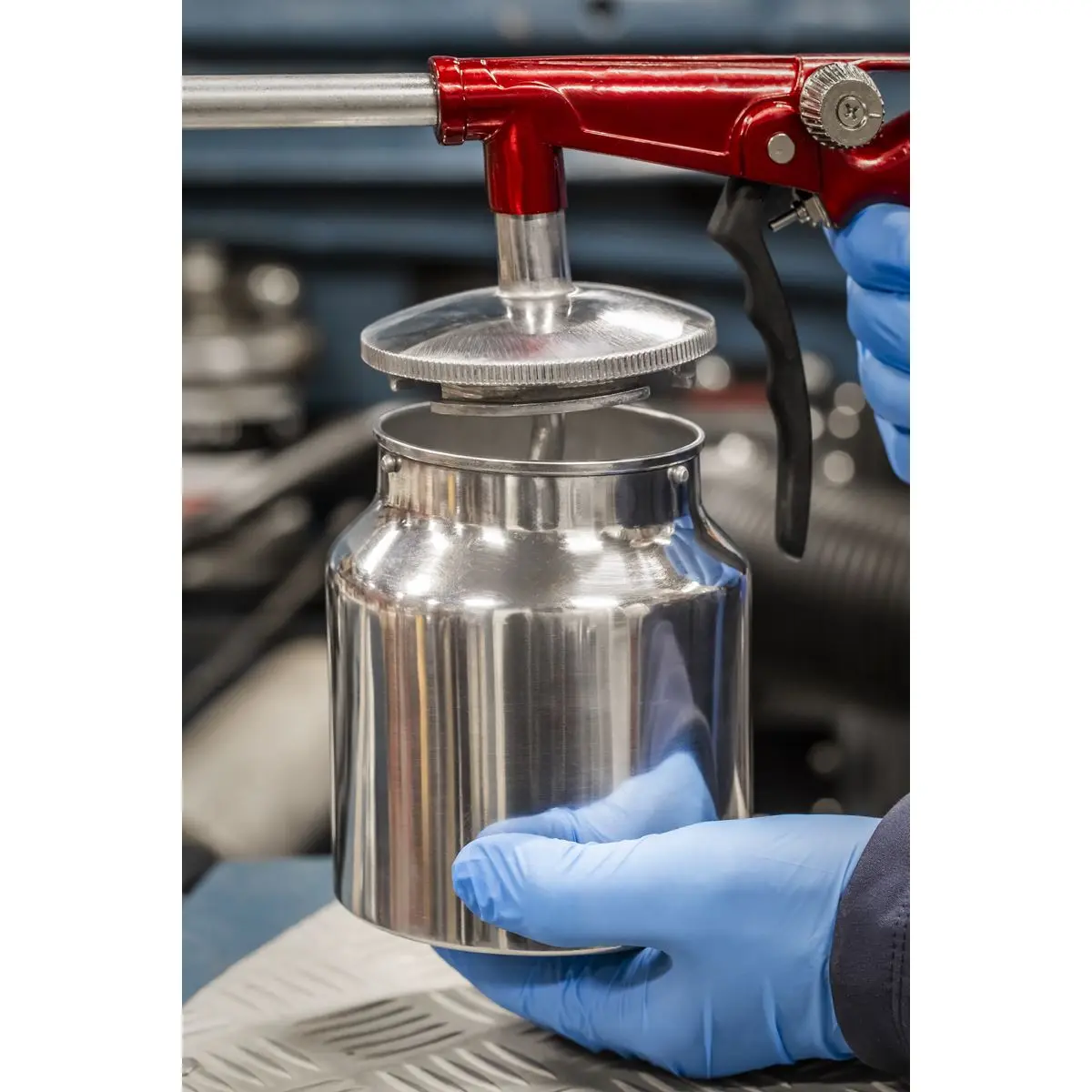 Sealey Paraffin Spray Gun Large Inlet - Image 3