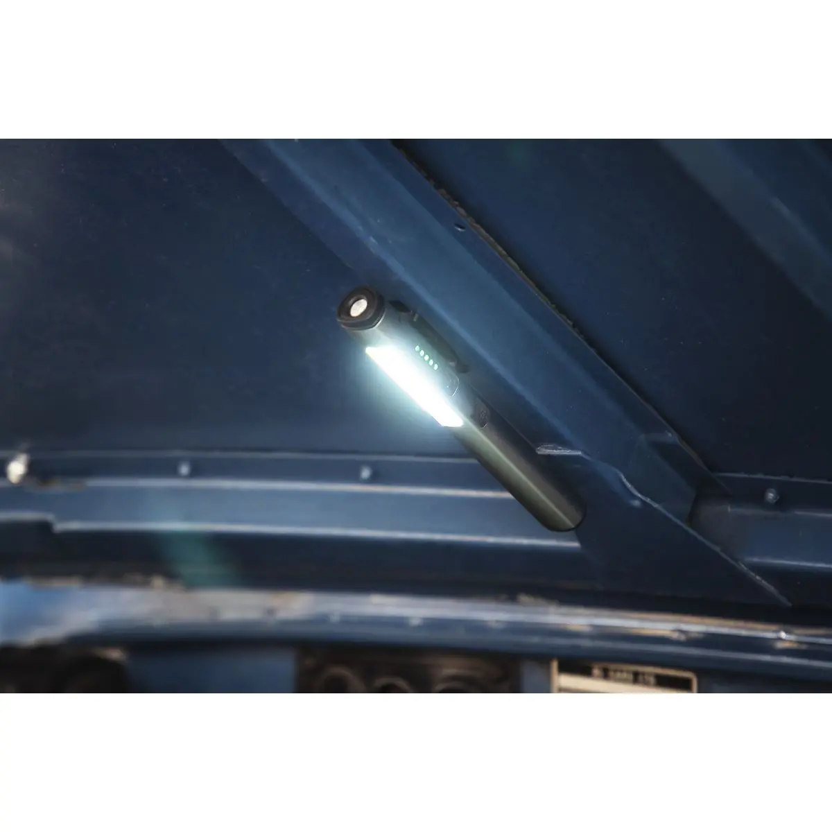 Sealey Penlight Torch with UV 5W COB & 3W SMD LED with Laser Pointer Rechargeable - Image 9