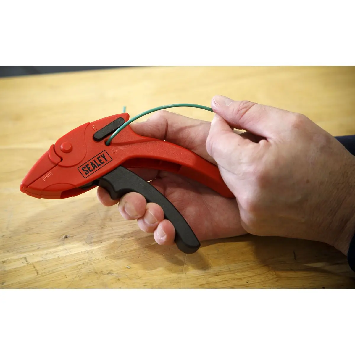 Sealey Pistol Grip - Automatic Wire Stripping Tool - Image 5