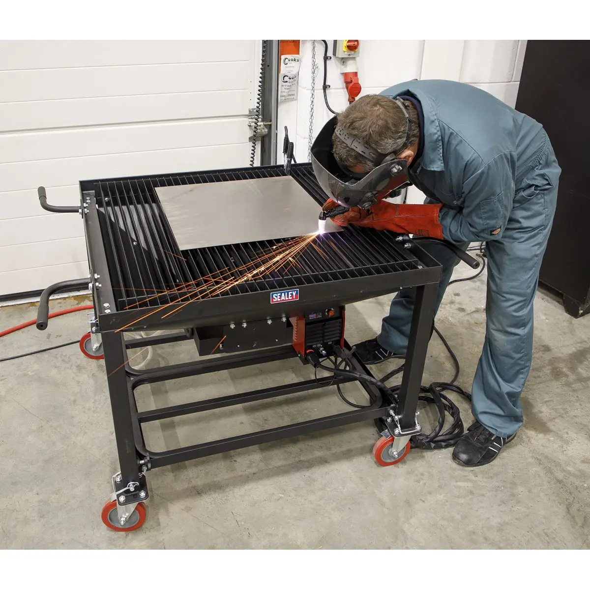 Sealey Plasma Cutting Table/Workbench - Adjustable Height with Castor Wheels - Image 6