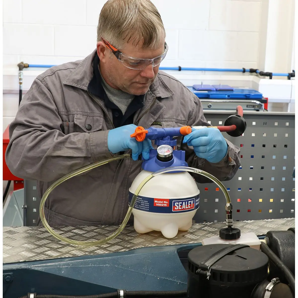 Sealey Pneumatic Brake Bleeder 3L - Image 3
