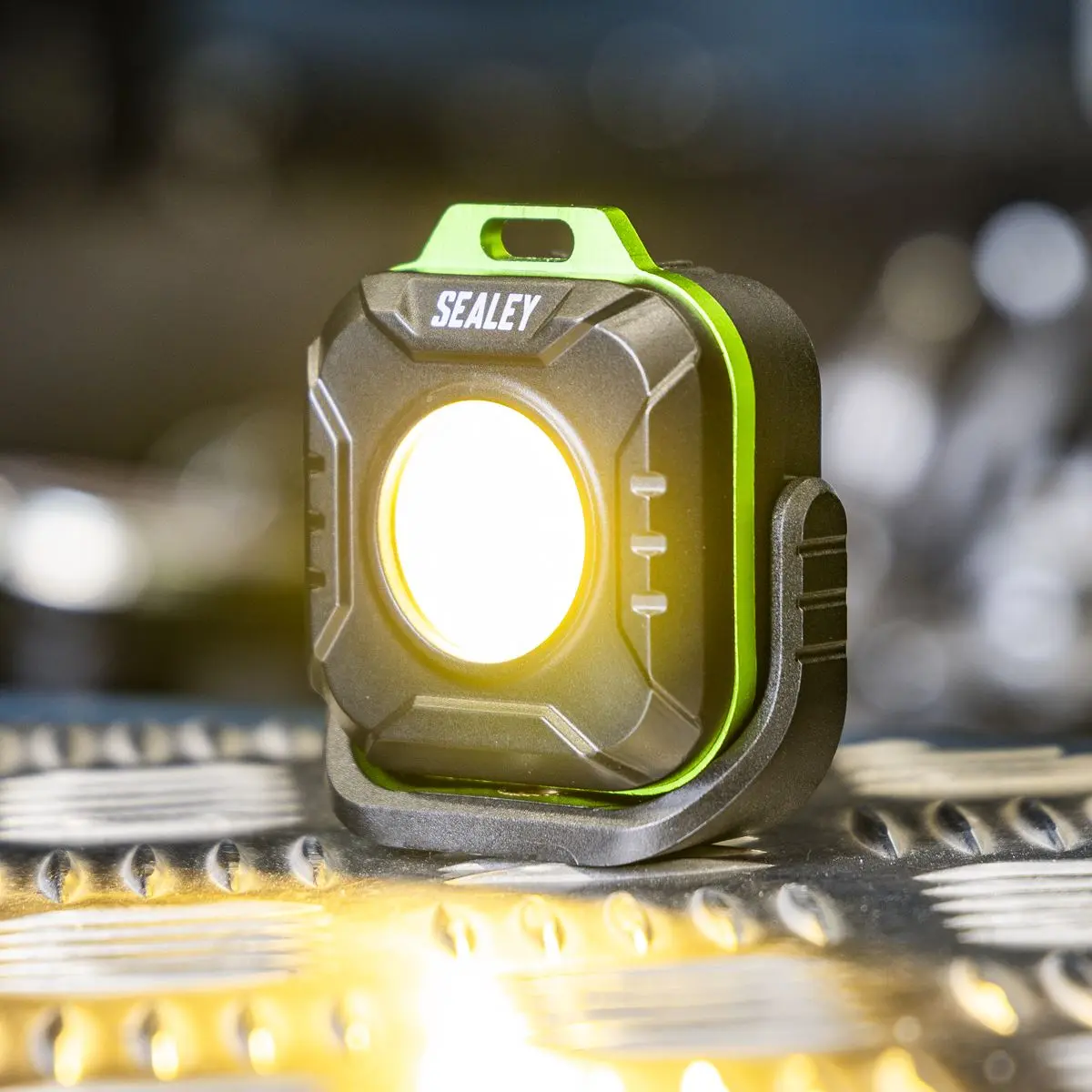 Sealey Pocket Floodlight 5W COB LED - Image 15