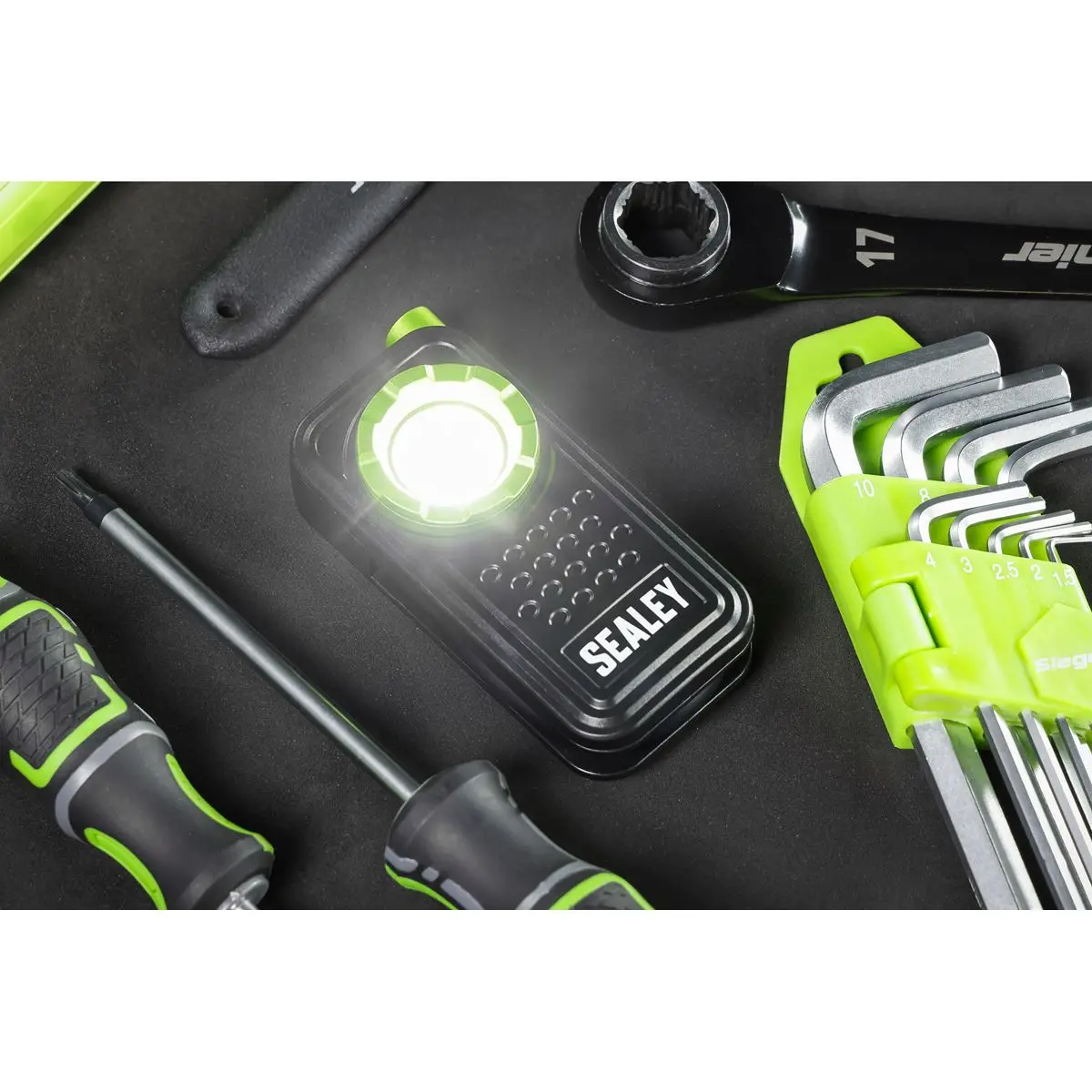 Sealey Pocket Light with Flexi Inspection Light 8W COB LED & 1W SMD LED - Image 5