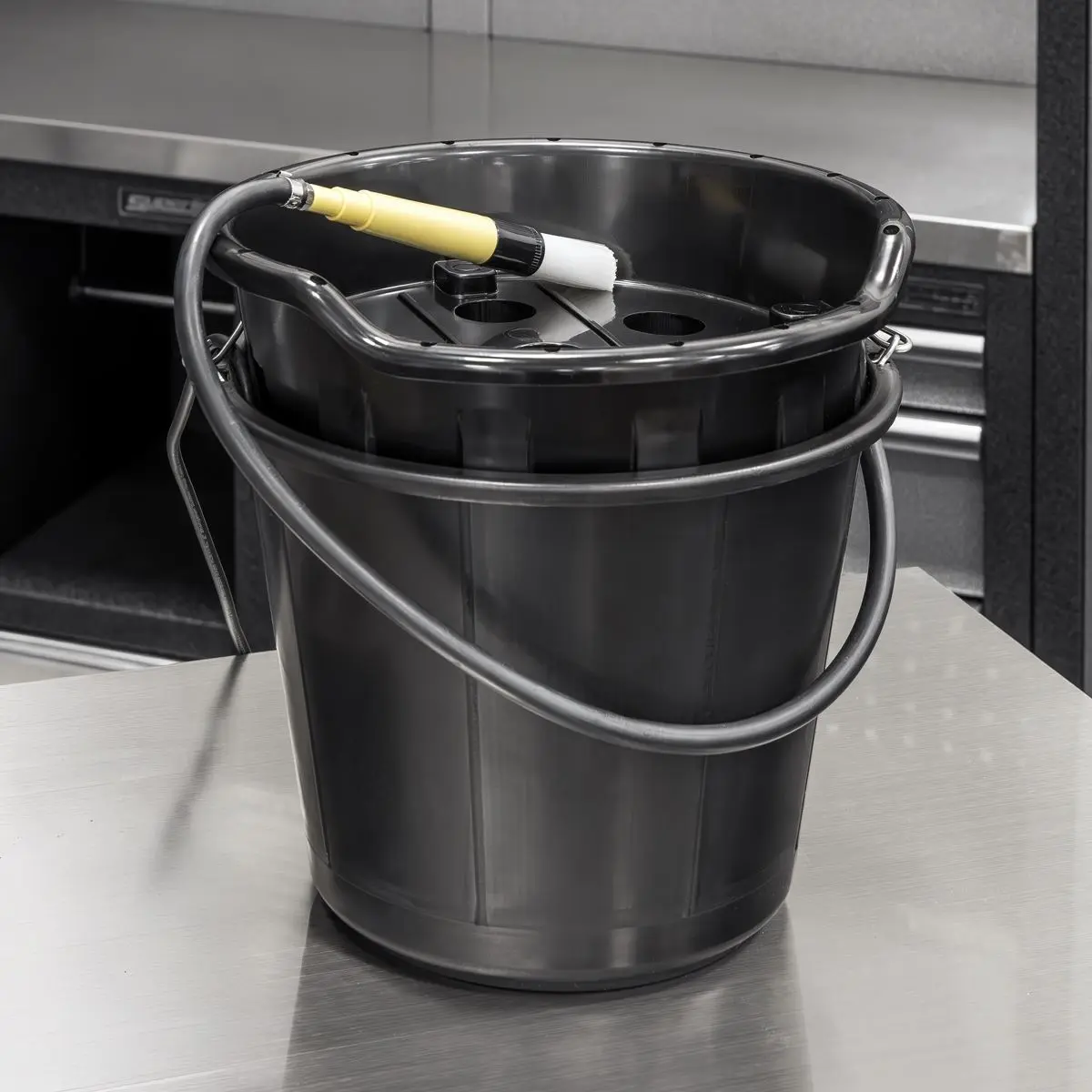Sealey Portable Bucket Parts Washer with Brush 14L - Image 7