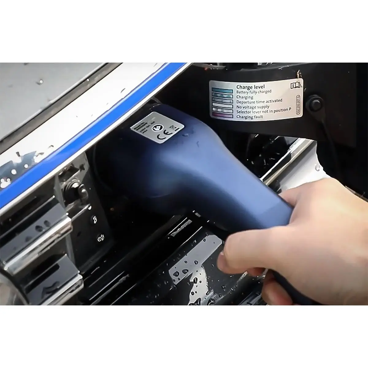 Sealey Portable EV Charger Type 1 to UK 10A (2.3KW) 5m Cable - Image 10