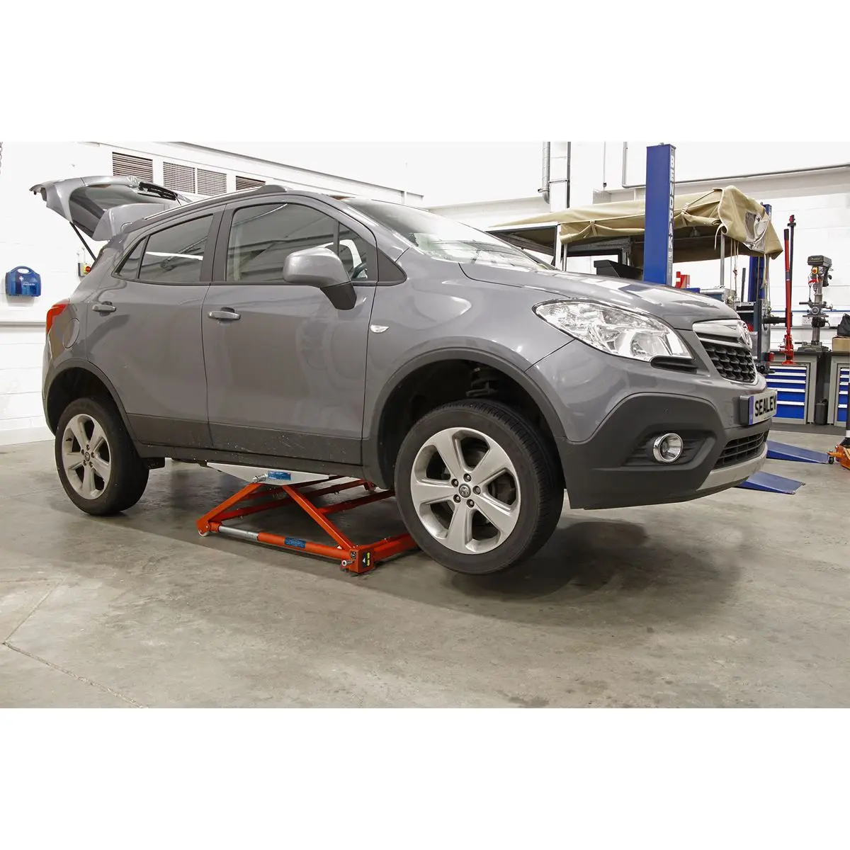 Sealey Portable Pivot Car Lift 1500kg - Image 5