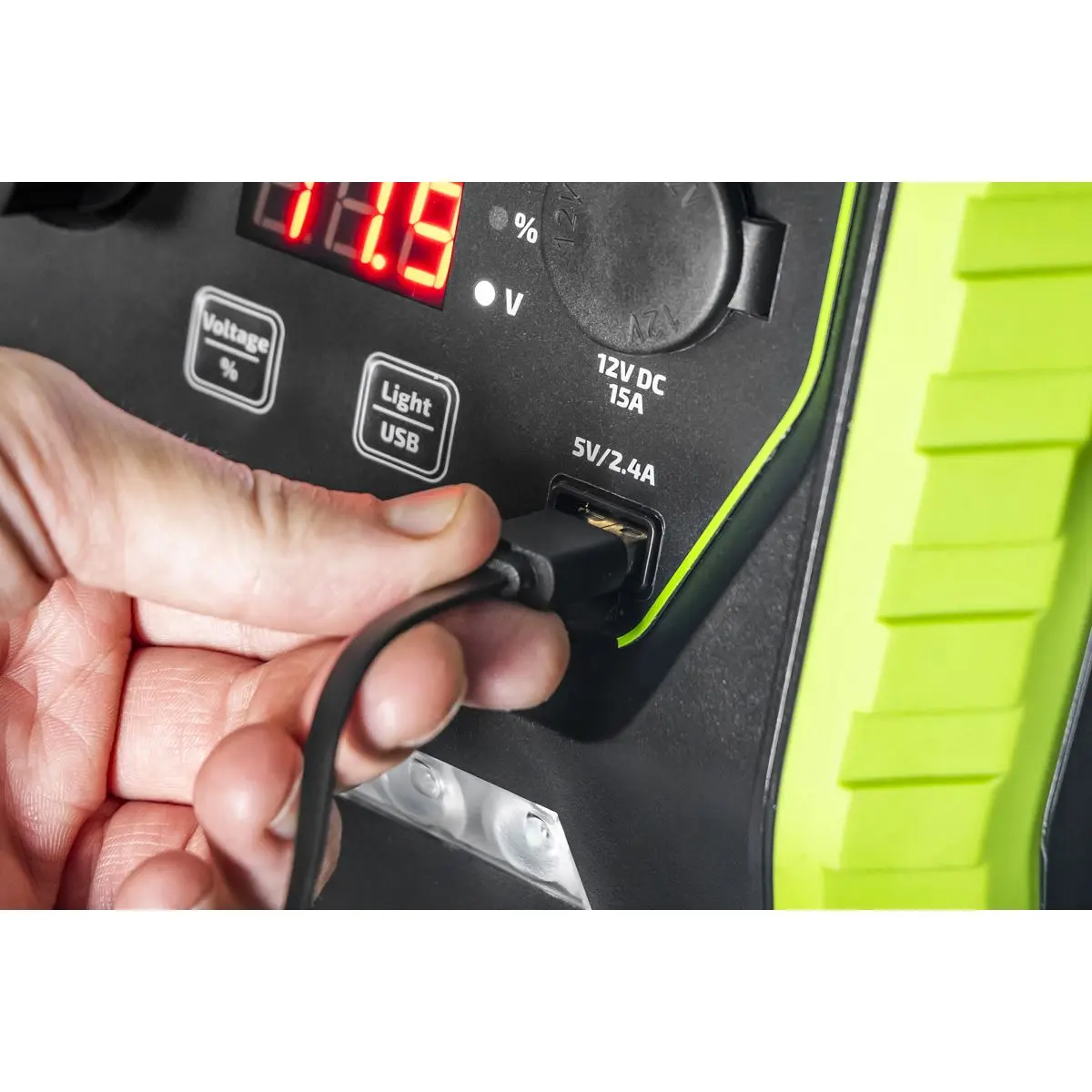 Sealey Premier 12V RoadStartĀ® Jump Starter 2200 Peak Amps - Image 8