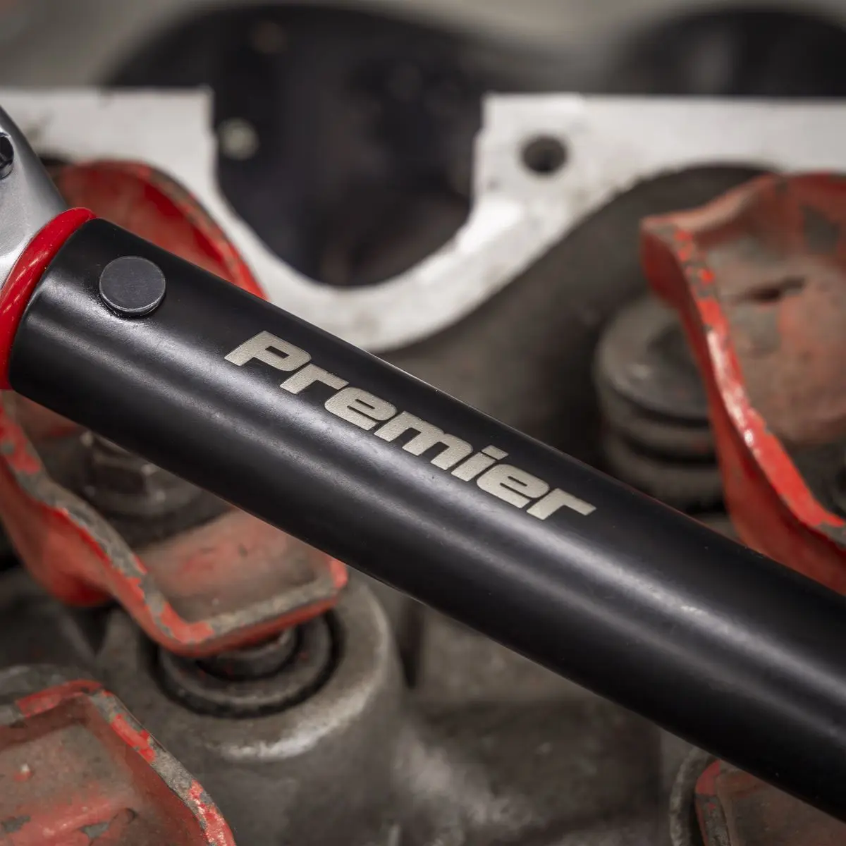 Sealey Premier Black Torque Wrench Micrometer Style 1/2"Sq Drive Calibrated 40-220Nm - Premier Black - Image 2