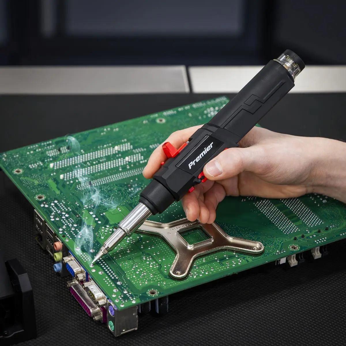 Sealey Premier Butane Soldering Iron Kit 3-in-1 Quick Release - Image 3