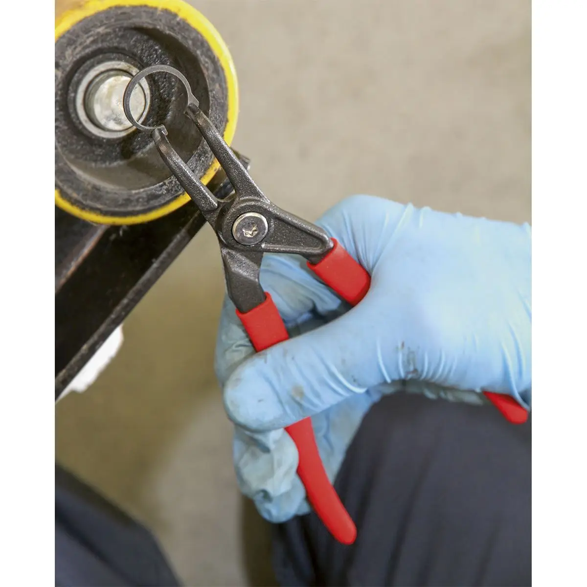 Sealey Premier Circlip Pliers External Bent Nose 170mm - Image 2