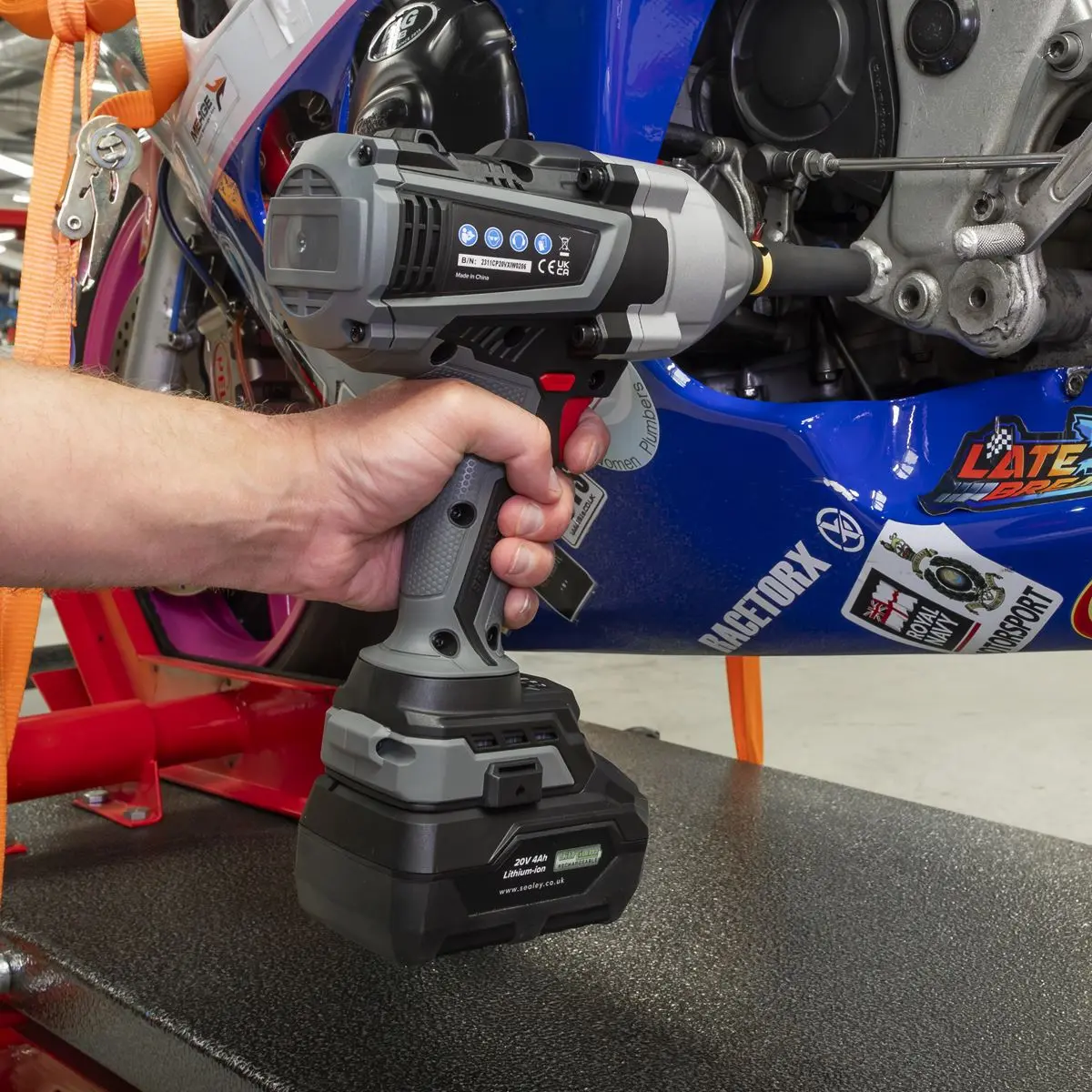 Sealey Premier Cordless Impact Wrench Kit 20V 4Ah SV20 Series - Image 3