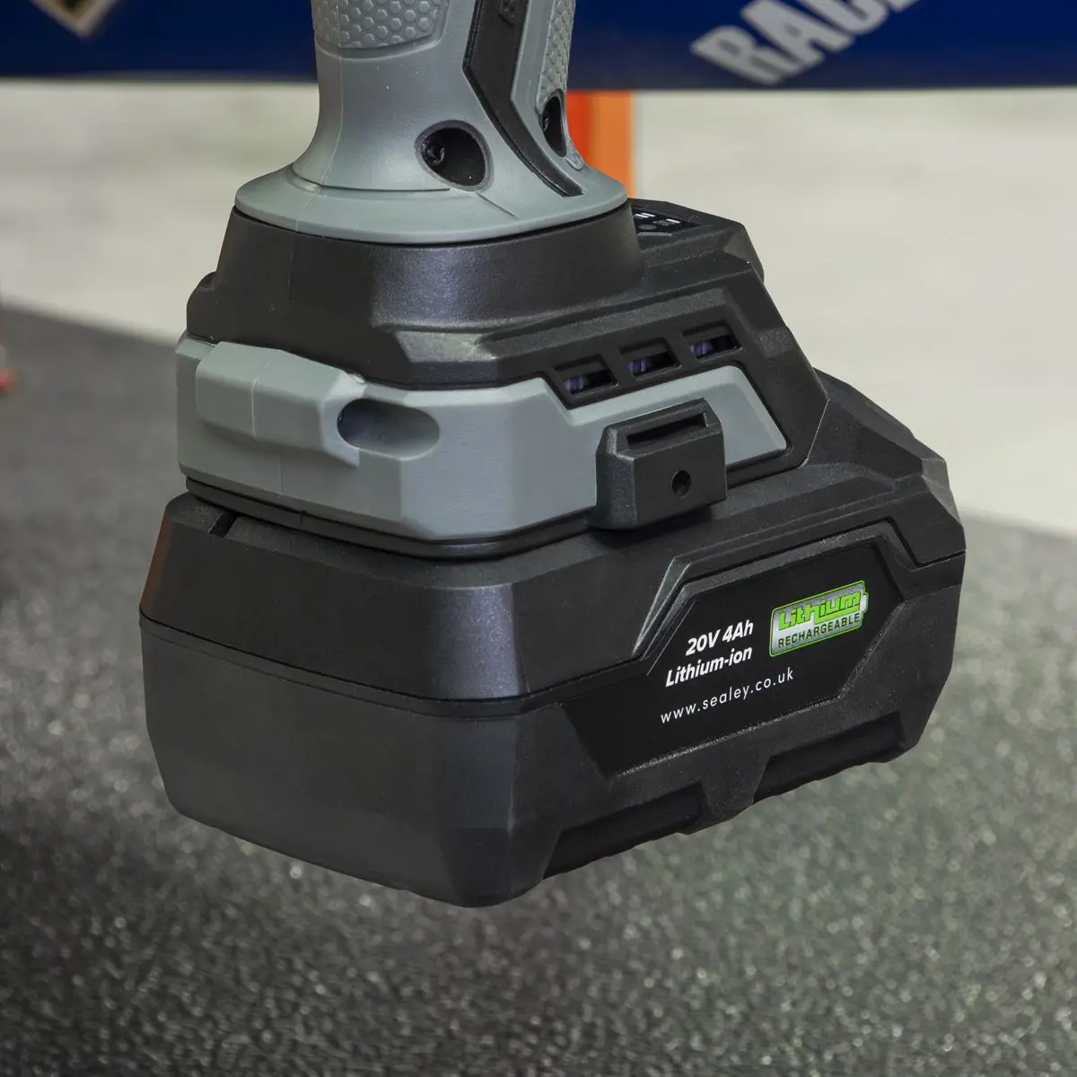 Sealey Premier Cordless Impact Wrench Kit 20V SV20 Series - 2 Batteries - Image 5
