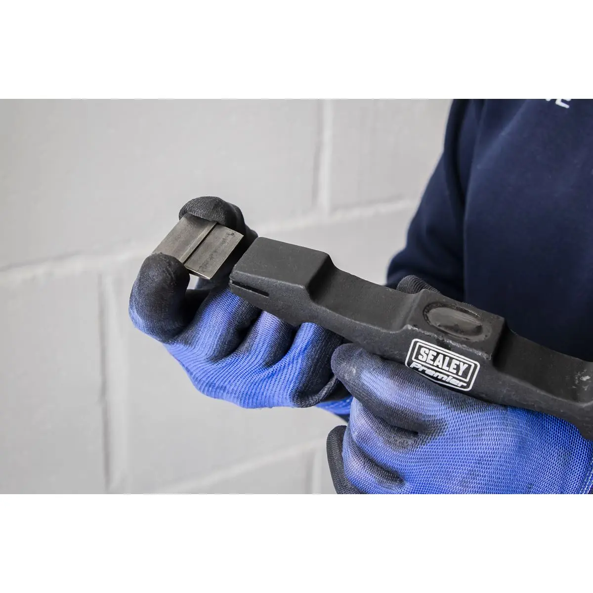 Sealey Premier Double Ended Scutch Hammer with Fibreglass Handle - Image 4