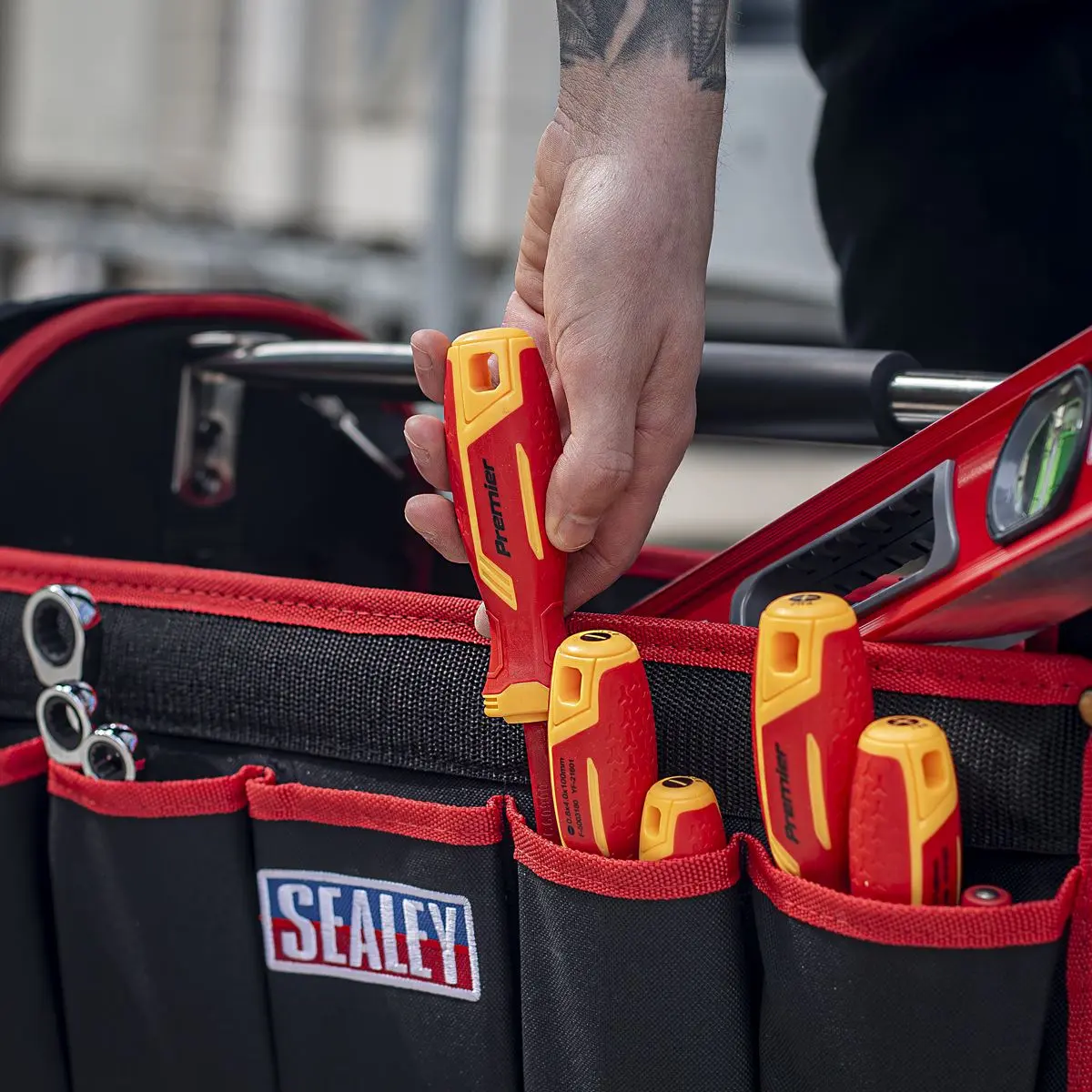 Sealey Premier Electrician's Tool Kit 100pc - Image 2