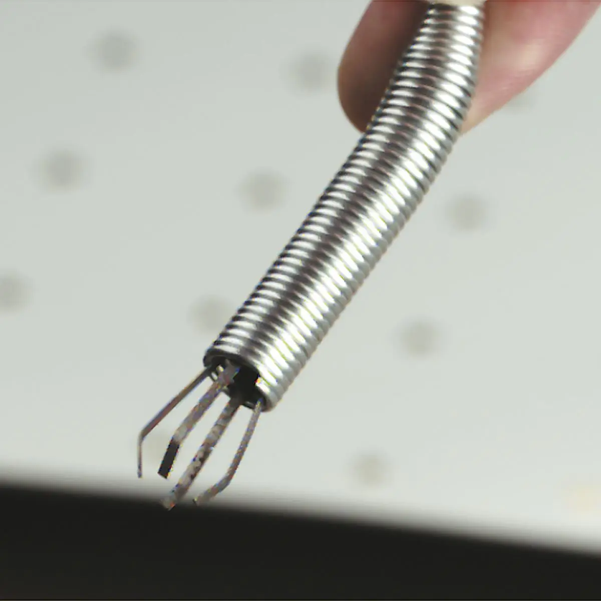 Sealey Premier Flexible Claw Pick-Up Tool 610mm - Image 4