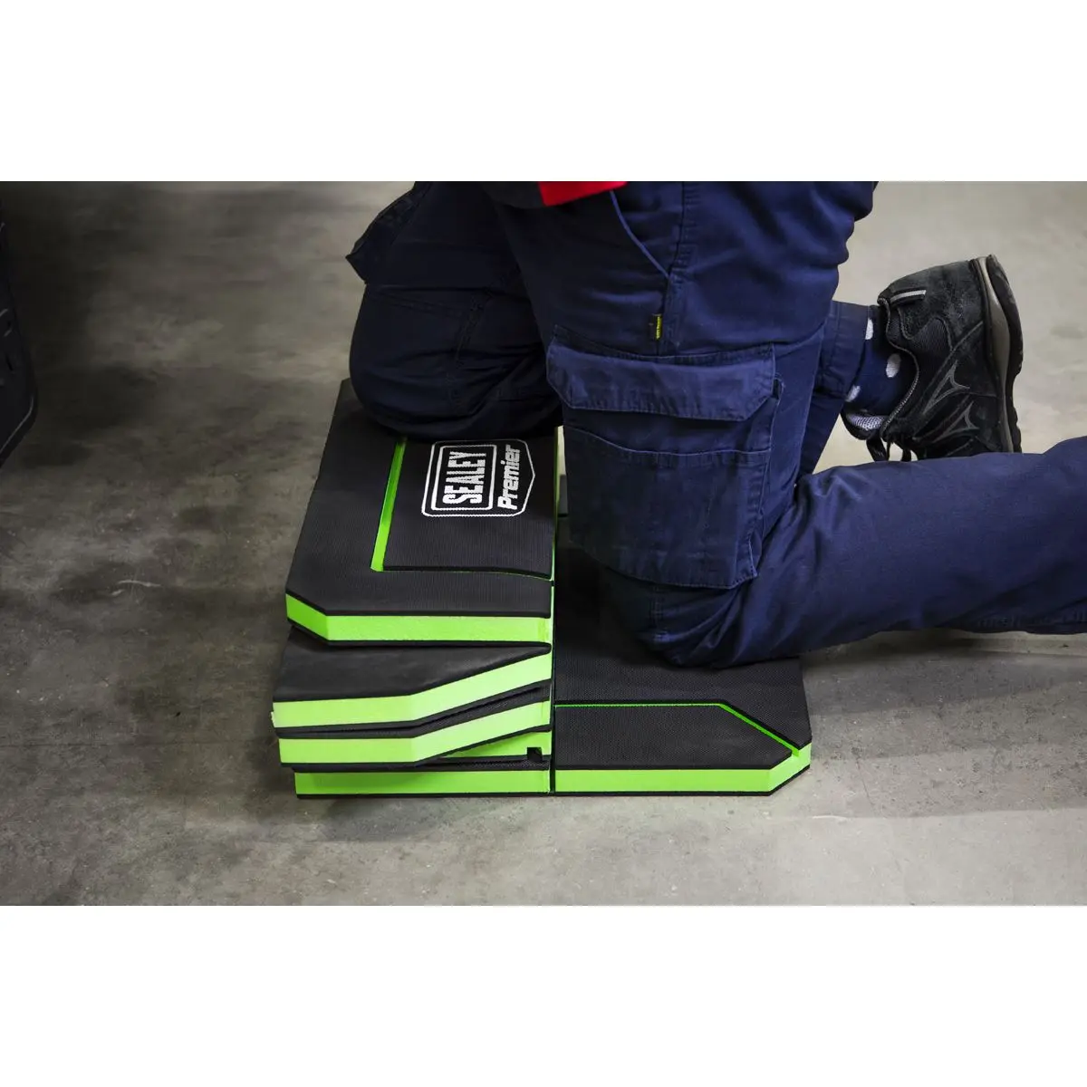 Sealey Premier Folding Mechanic's Work Mat Premier 31mm - Image 8