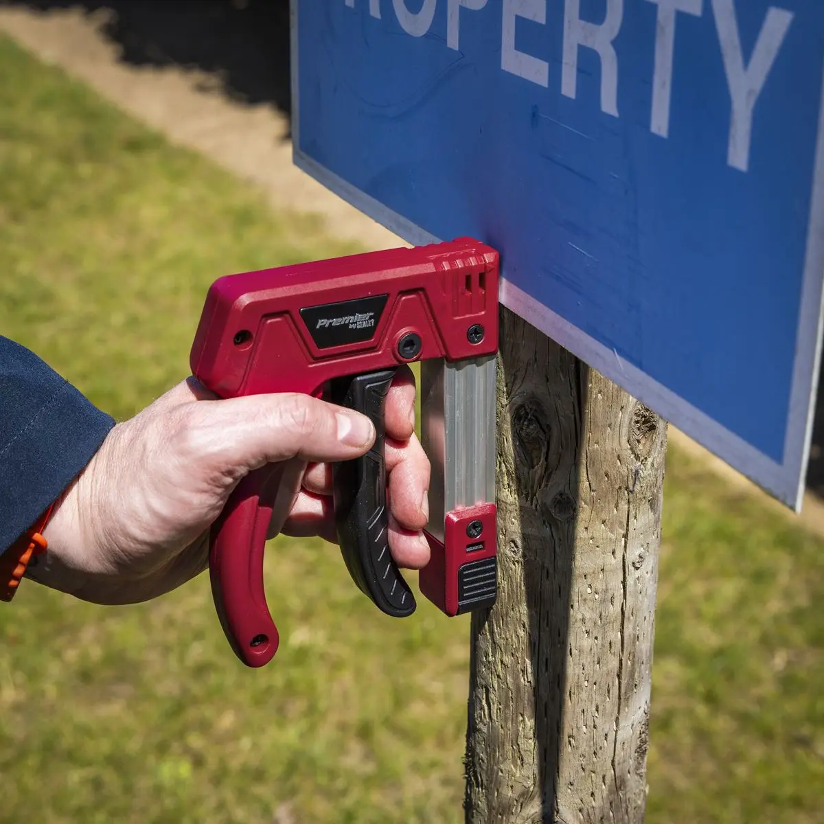 Sealey Premier Heavy-Duty Staple & Brad Nail Gun - Image 14
