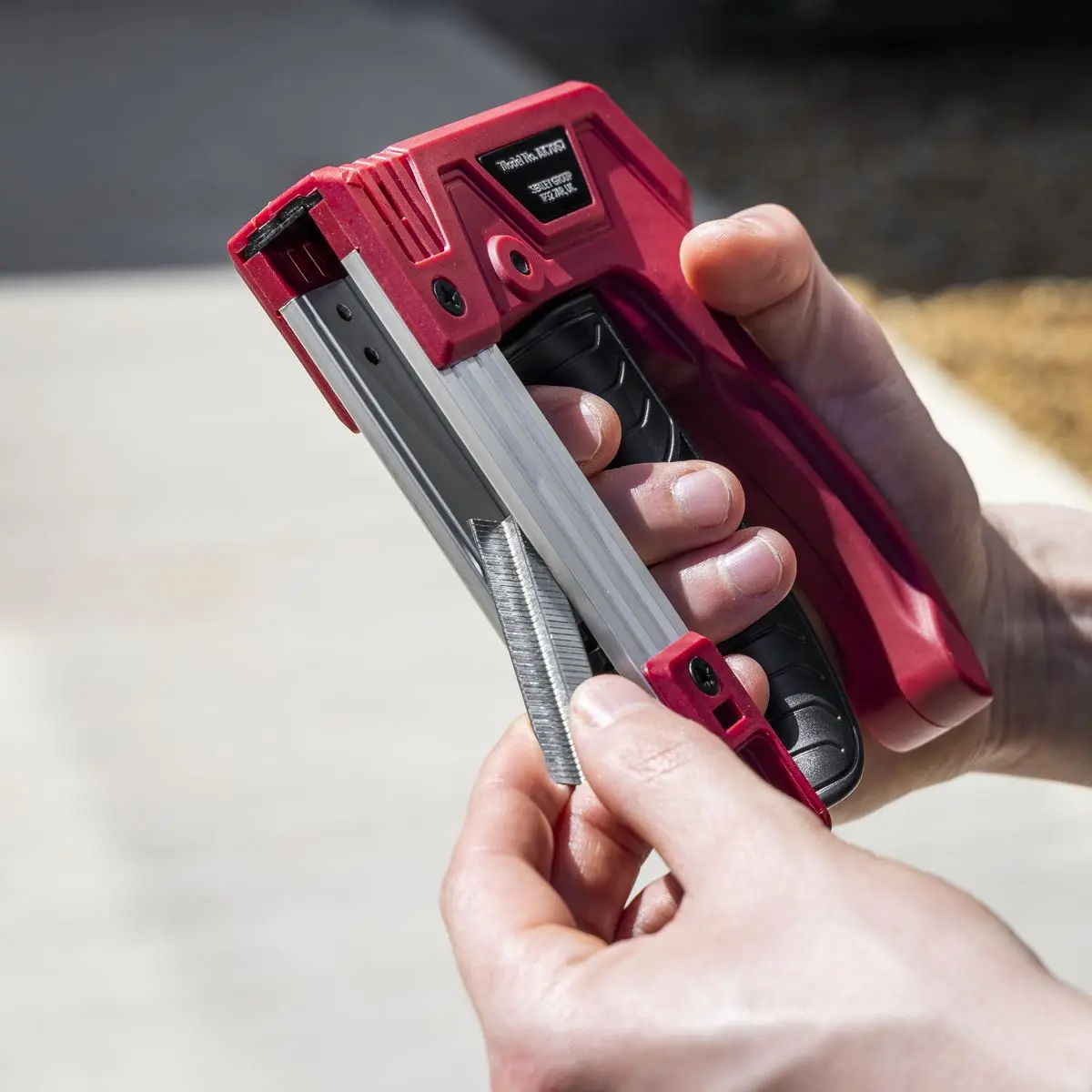 Sealey Premier Heavy-Duty Staple & Brad Nail Gun - Image 8