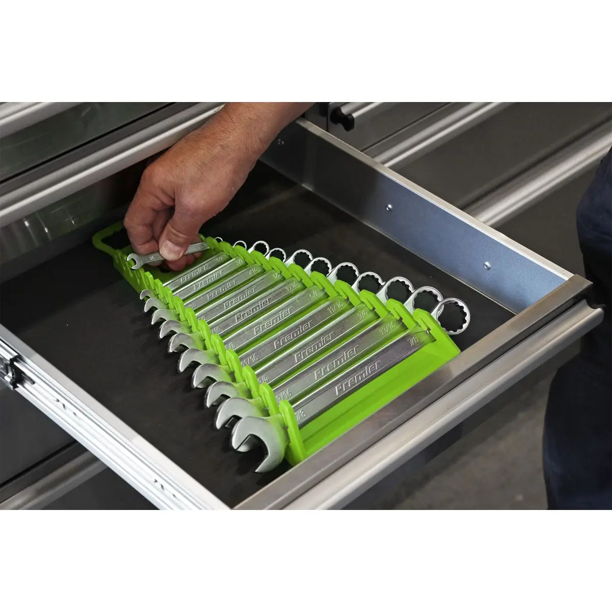 Sealey Premier High Visibility Green Reverse Spanner Rack 15 Capacity Hanging Toolbox - Image 8
