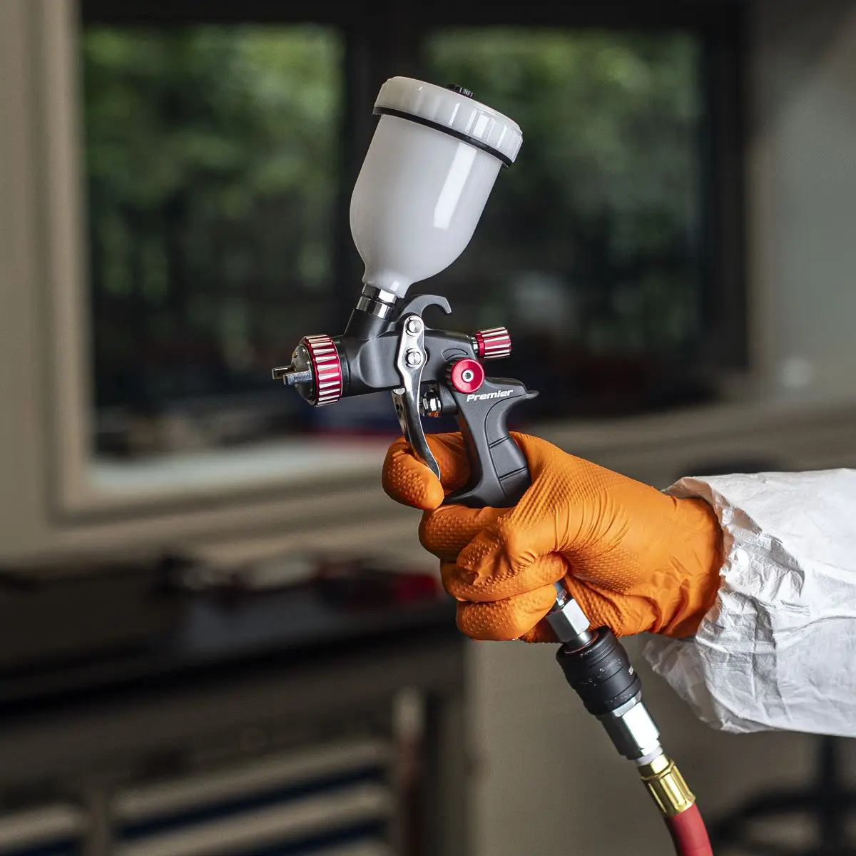 Sealey Premier HVLP Gravity Feed Touch Up Spray Gun 1mm Nozzle Set Up - Image 6