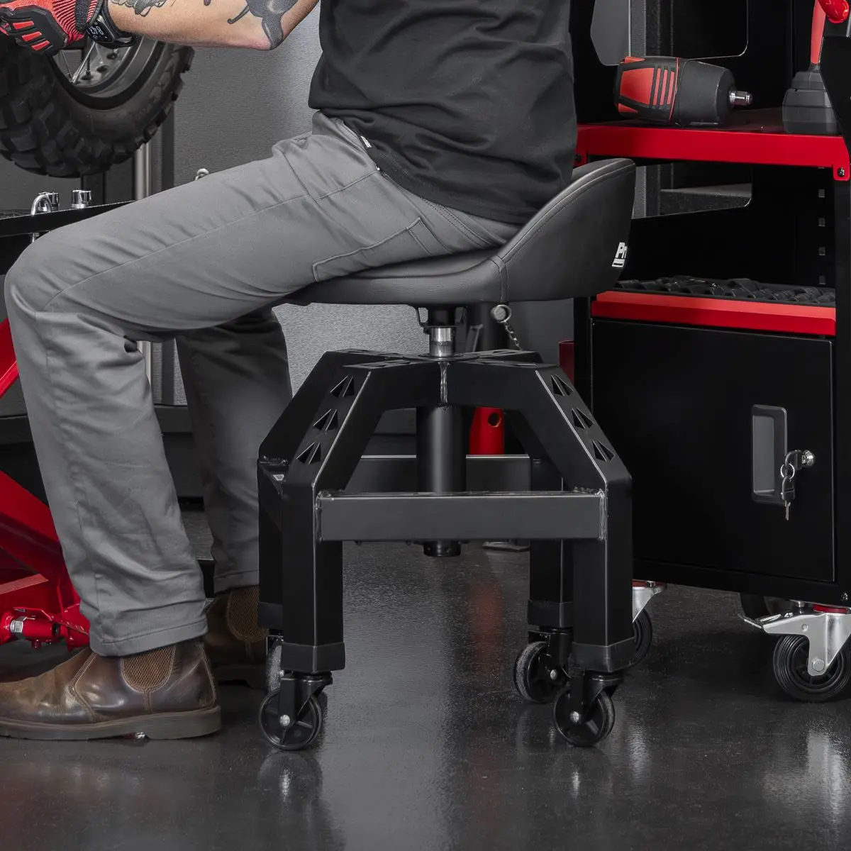 Sealey Premier Industrial Premier Industrial Pneumatic Creeper Stool with Adjustable Height Swivel Seat & Back Rest - Image 6