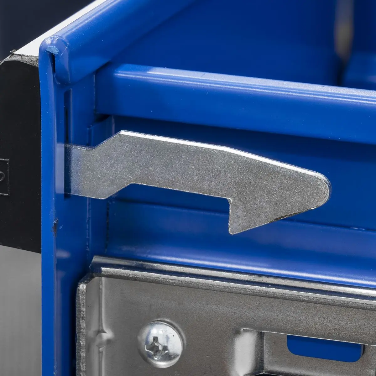 Sealey Premier Industrial Industrial Triple Drawer Unit for API Series Workbenches - Image 8