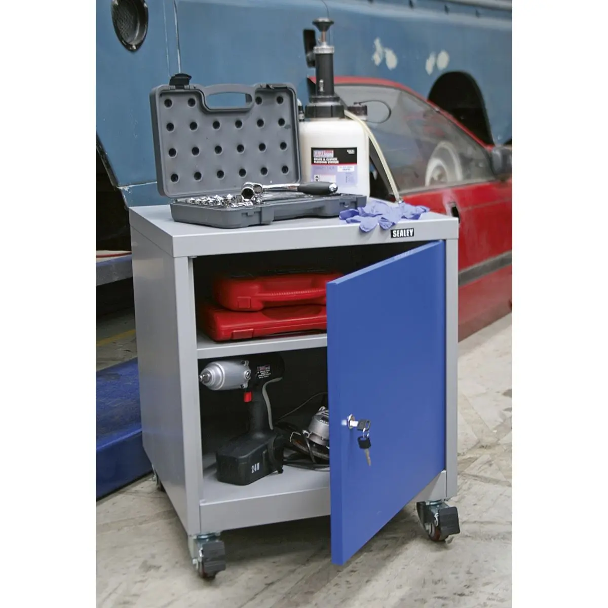 Sealey Premier Industrial Mobile Industrial Cabinet 1 Shelf Locker - Image 9