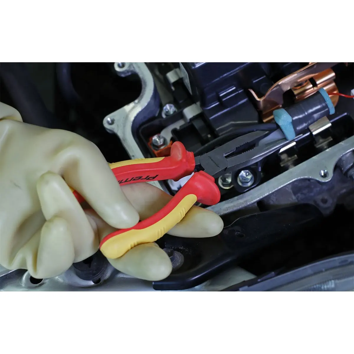 Sealey Premier Long Nose Pliers 200mm VDE Approved - Image 2