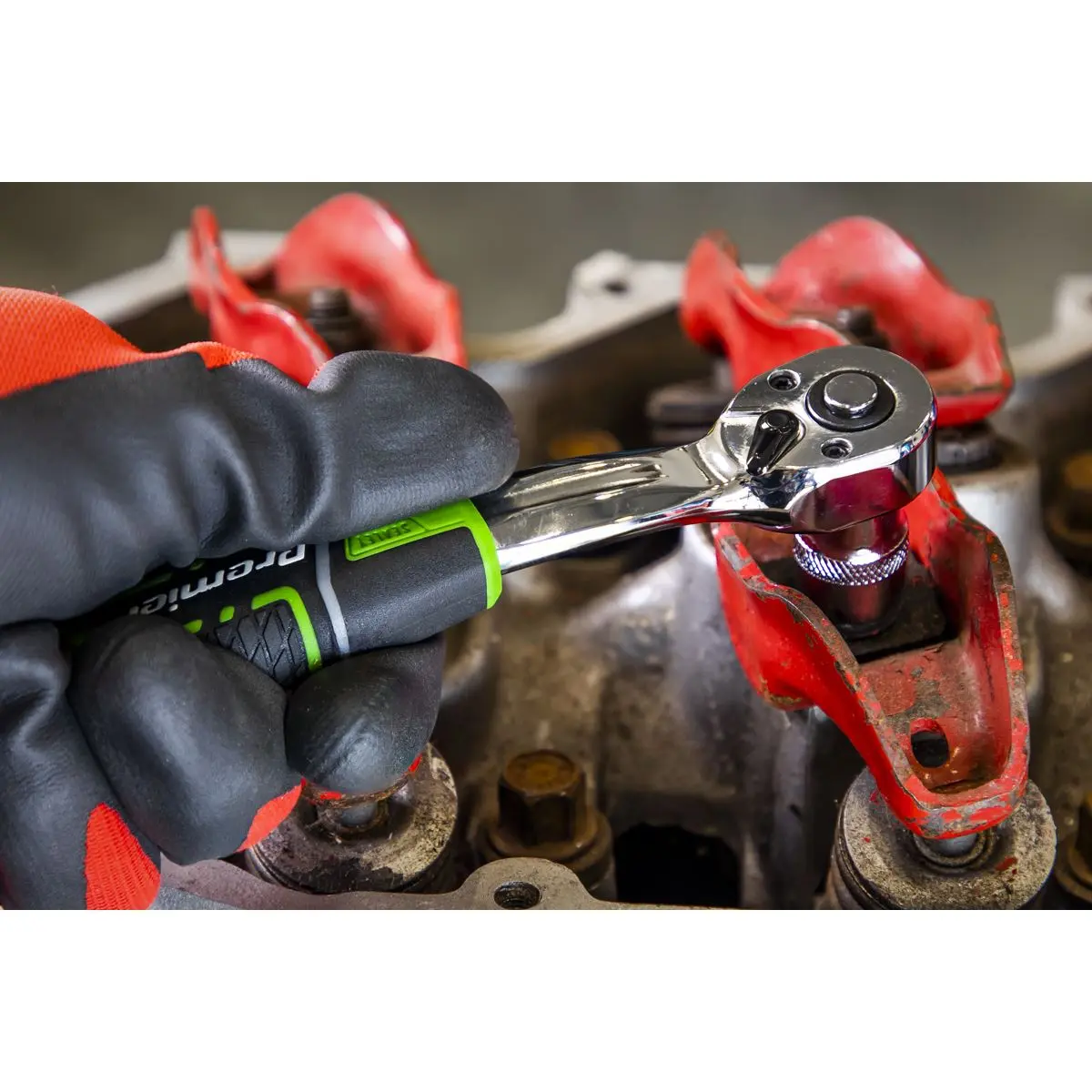 Sealey Premier Mechanic's Tool Kit 144pc Hi-Vis Green - Image 3