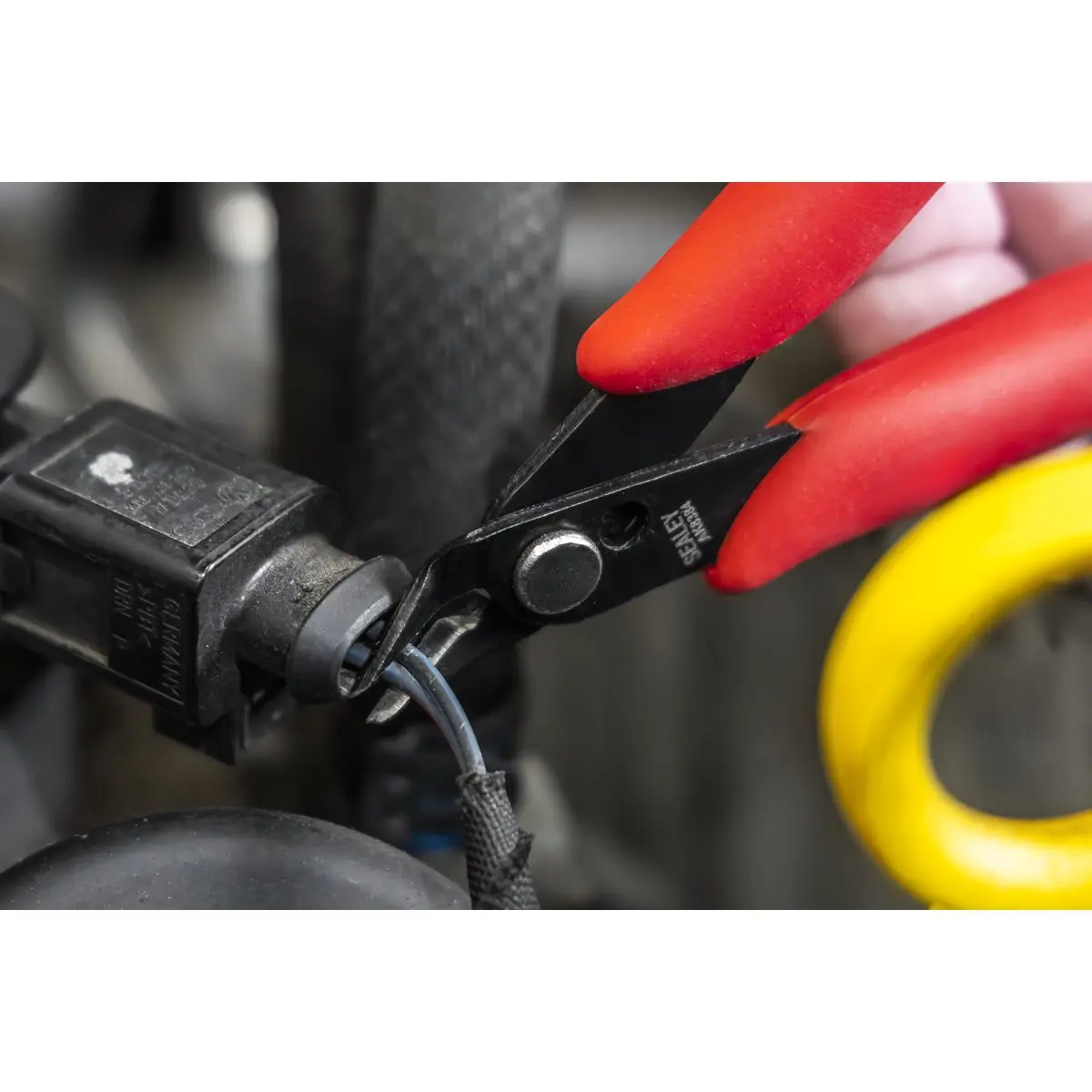 Sealey Premier Mini Flush Cut Pliers - Image 6