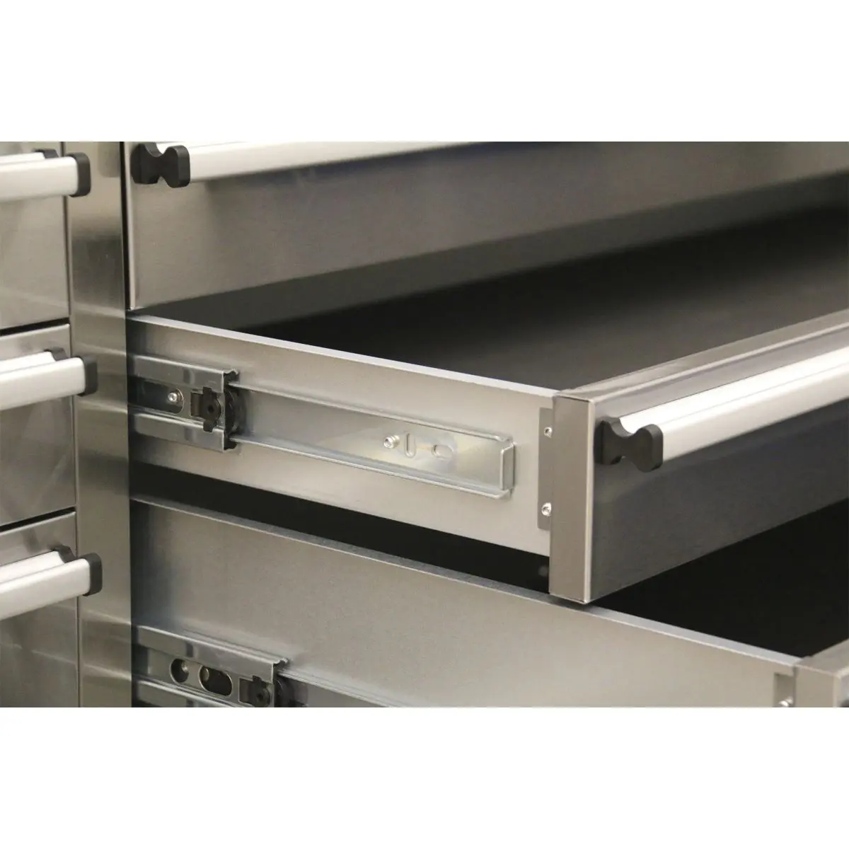 Sealey Premier Mobile Stainless Steel Tool Cabinet 10 Drawer with Backboard & 2 Wall Cupboards - Image 9