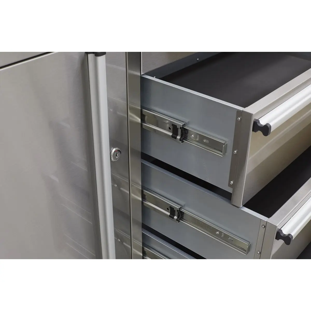Sealey Premier Mobile Stainless Steel Tool Cabinet 4 Drawer - Image 11