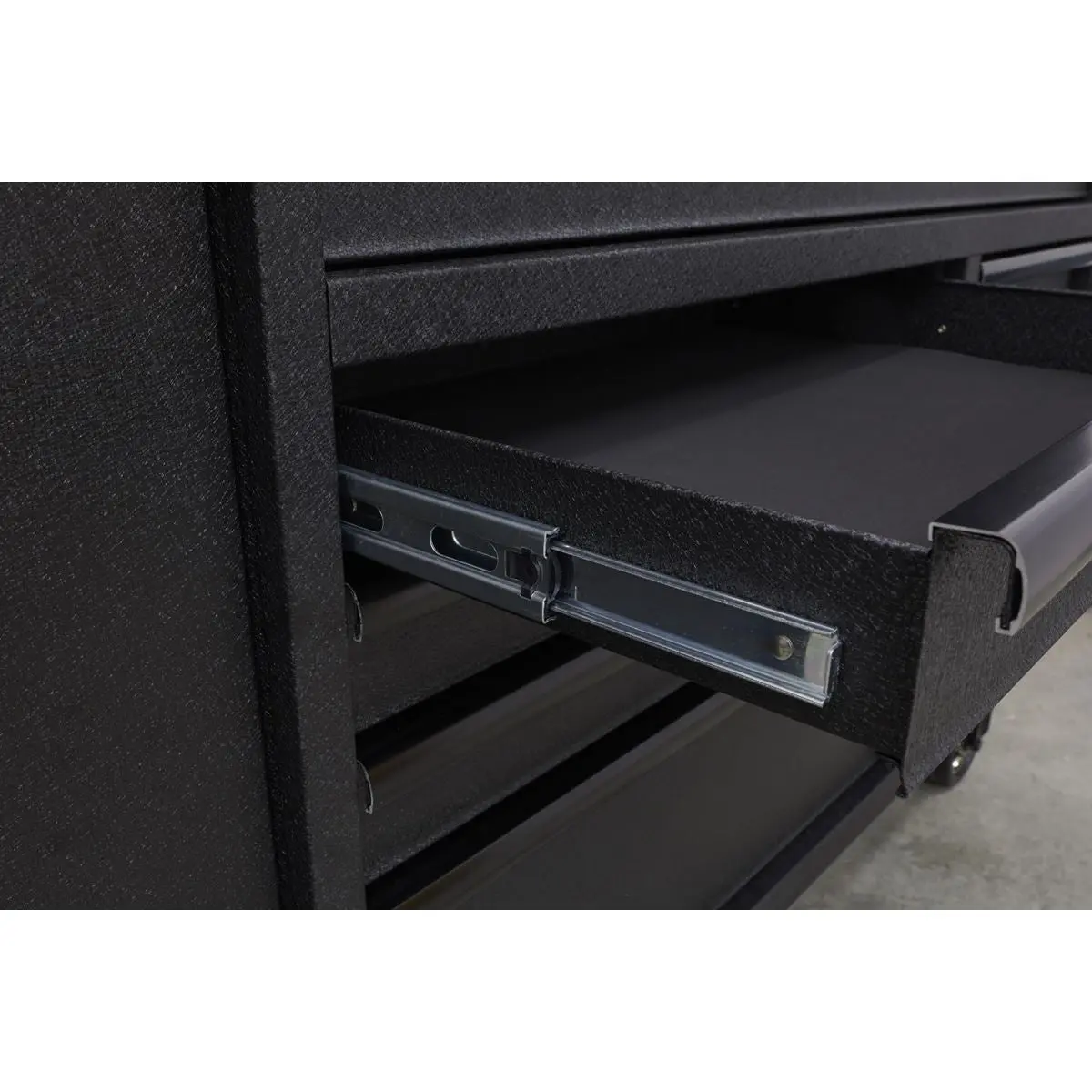 Sealey Superline Pro Mobile Tool Cabinet 1600mm with Power Tool Charging Drawer - Image 13