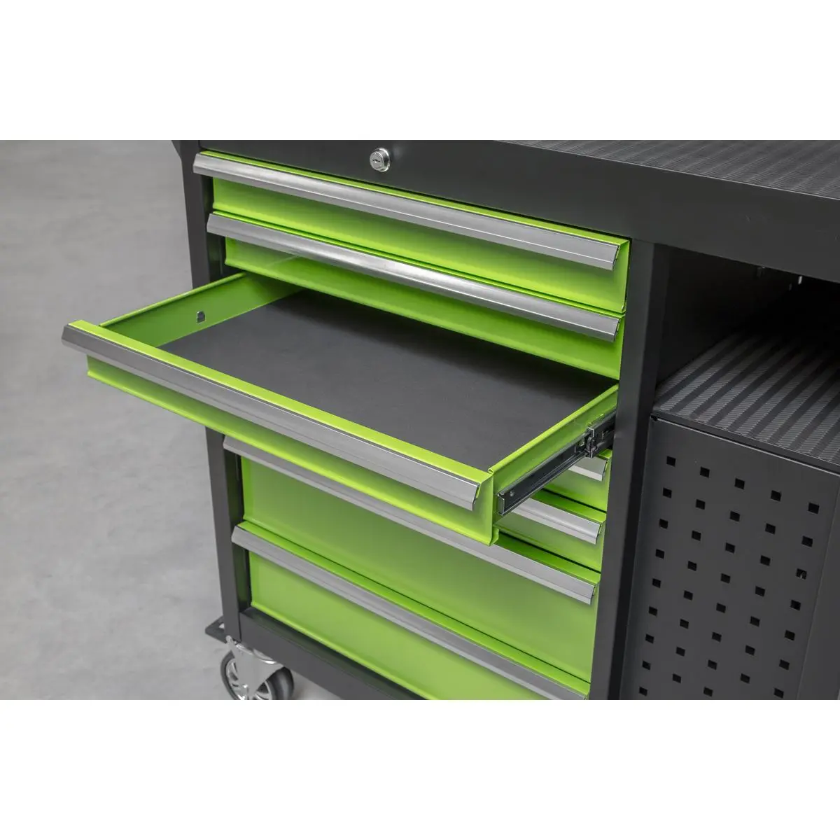 Sealey Premier Mobile Workstation 10 Drawer 1140mm - Image 17