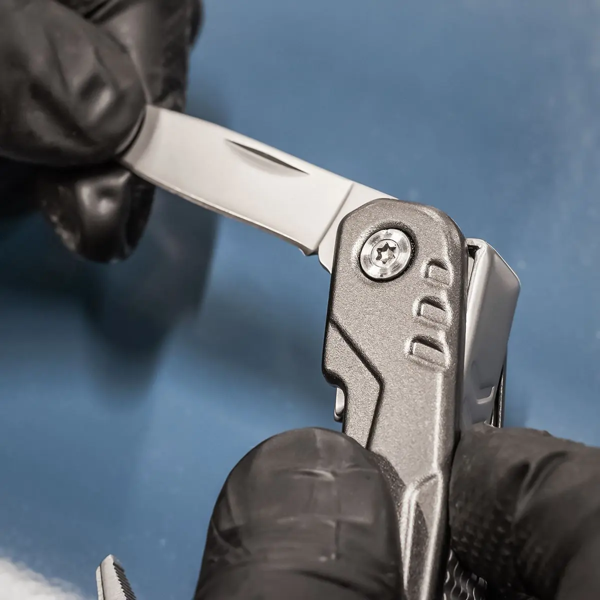 Sealey Premier Multi-Tool 14-Function - Image 2