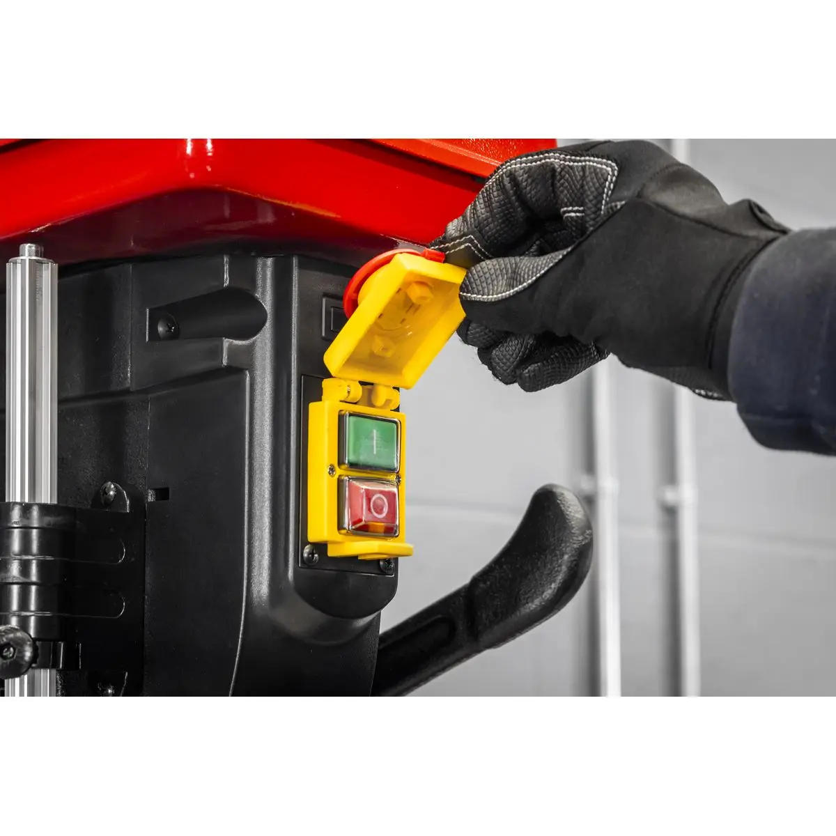 Sealey Premier Floor Standing Pillar Drill 12-Speed 1100W/230V - Image 11