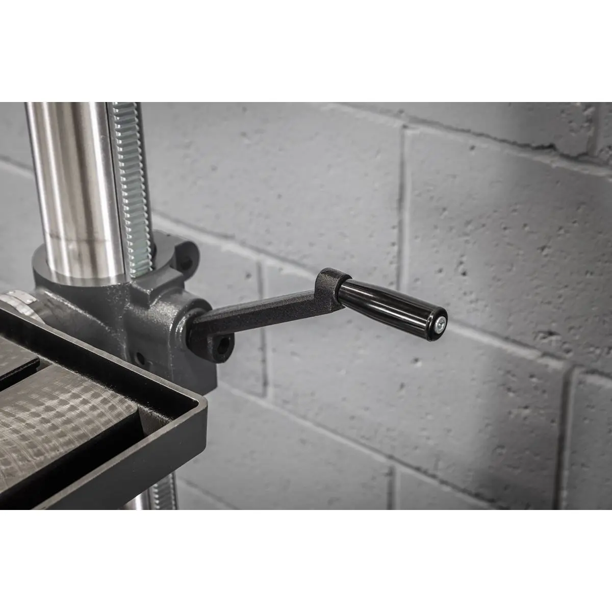 Sealey Premier Floor Standing Pillar Drill 12-Speed 1100W/230V - Image 4