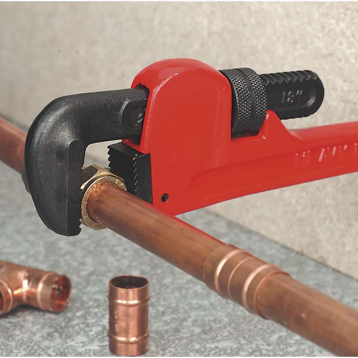 Sealey Premier Pipe Wrench European Pattern 915mm Cast Steel - Image 2